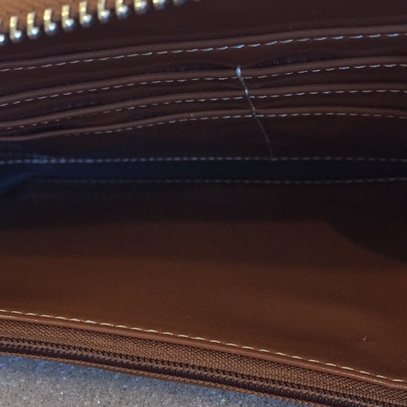 A BRAND NEW W/Tags, Comsi Comsa wallet. - Picture 7 of 8